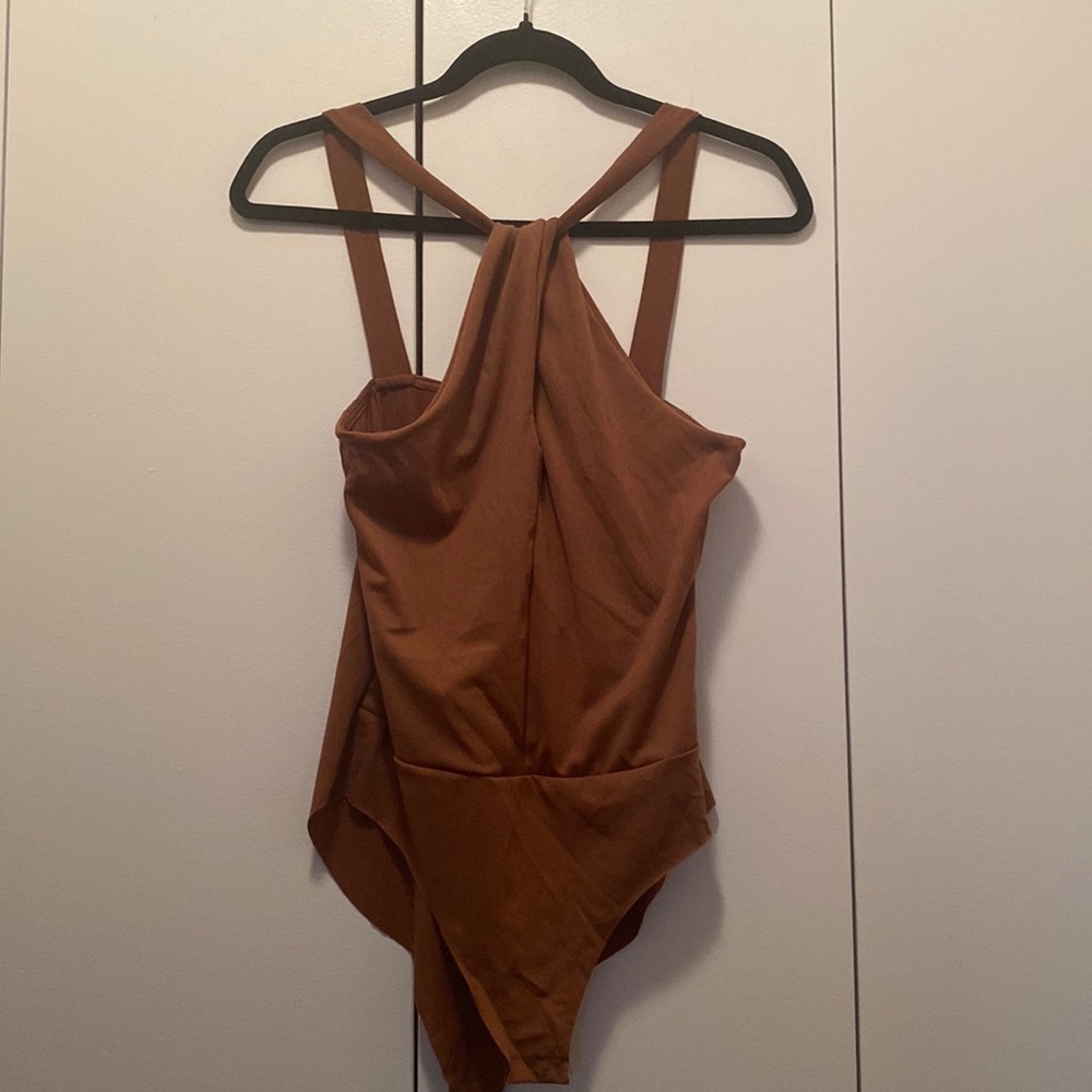 Brown keyhole cutout bodysuit